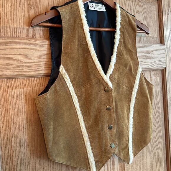 MIDWEST TRADERS Vtg Leather Vest With Sherpa Trim - Picture 9 of 11